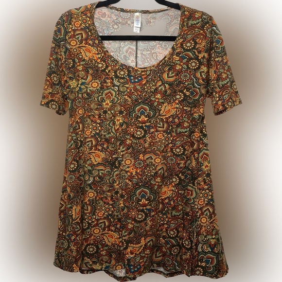 LuLaRoe Tops - LulaRoe XXS Top Retro pattern Preloved